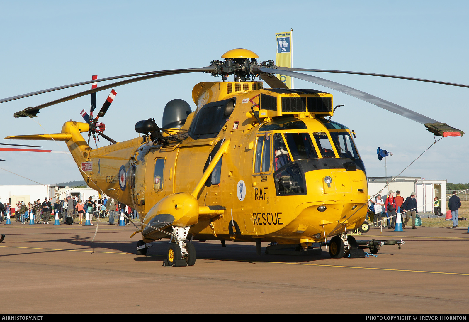 Aircraft Photo of XZ585 | Westland WS-61 Sea King HAR3 | UK - Air Force | AirHistory.net #95137