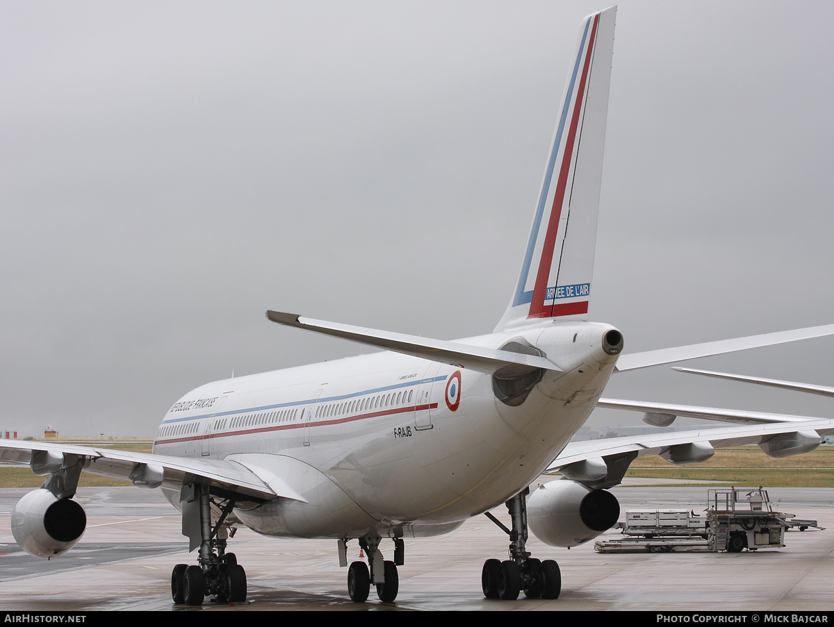 Aircraft Photo of 081 | Airbus A340-211 | France - Air Force | AirHistory.net #95423