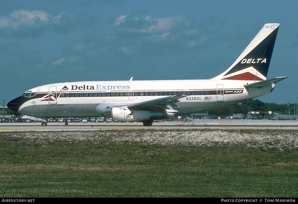 Aircraft Photo of N328DL | Boeing 737-232/Adv | Delta Express | AirHistory.net #95535