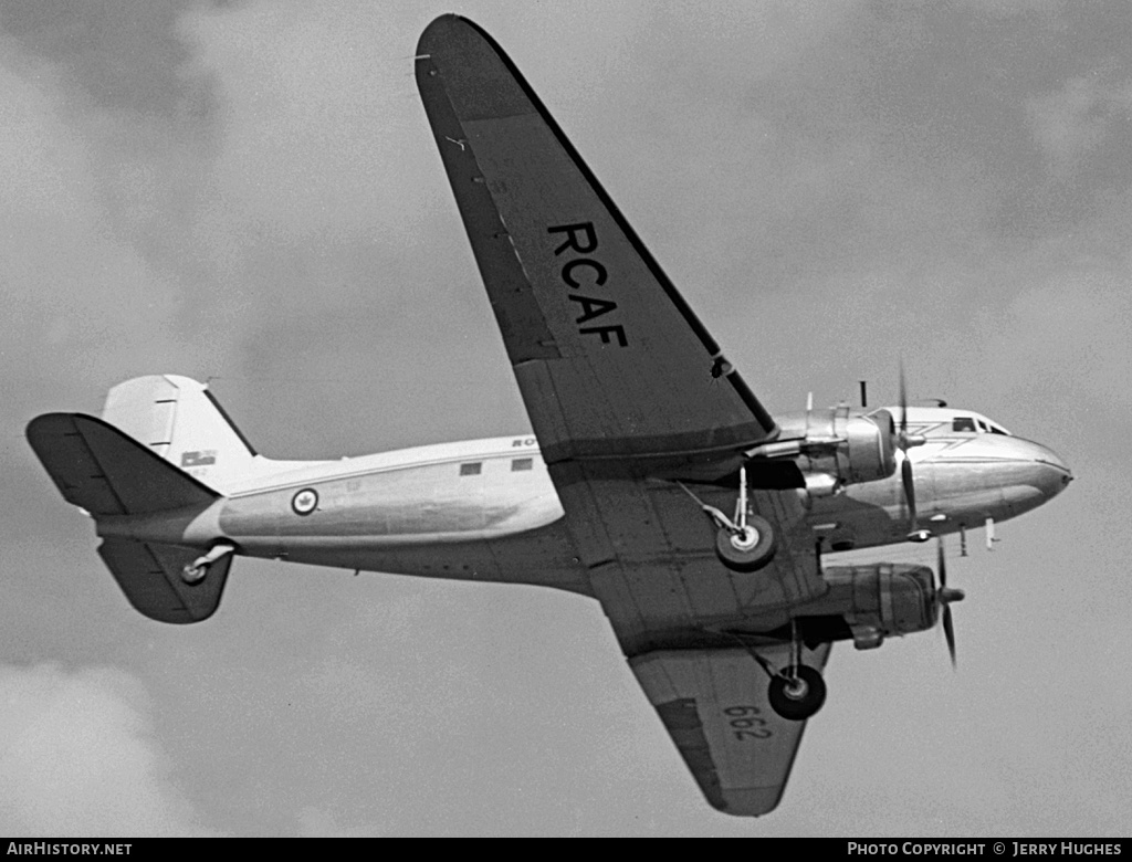 Aircraft Photo of 662 | Douglas C-47A Skytrain | Canada - Air Force | AirHistory.net #95735