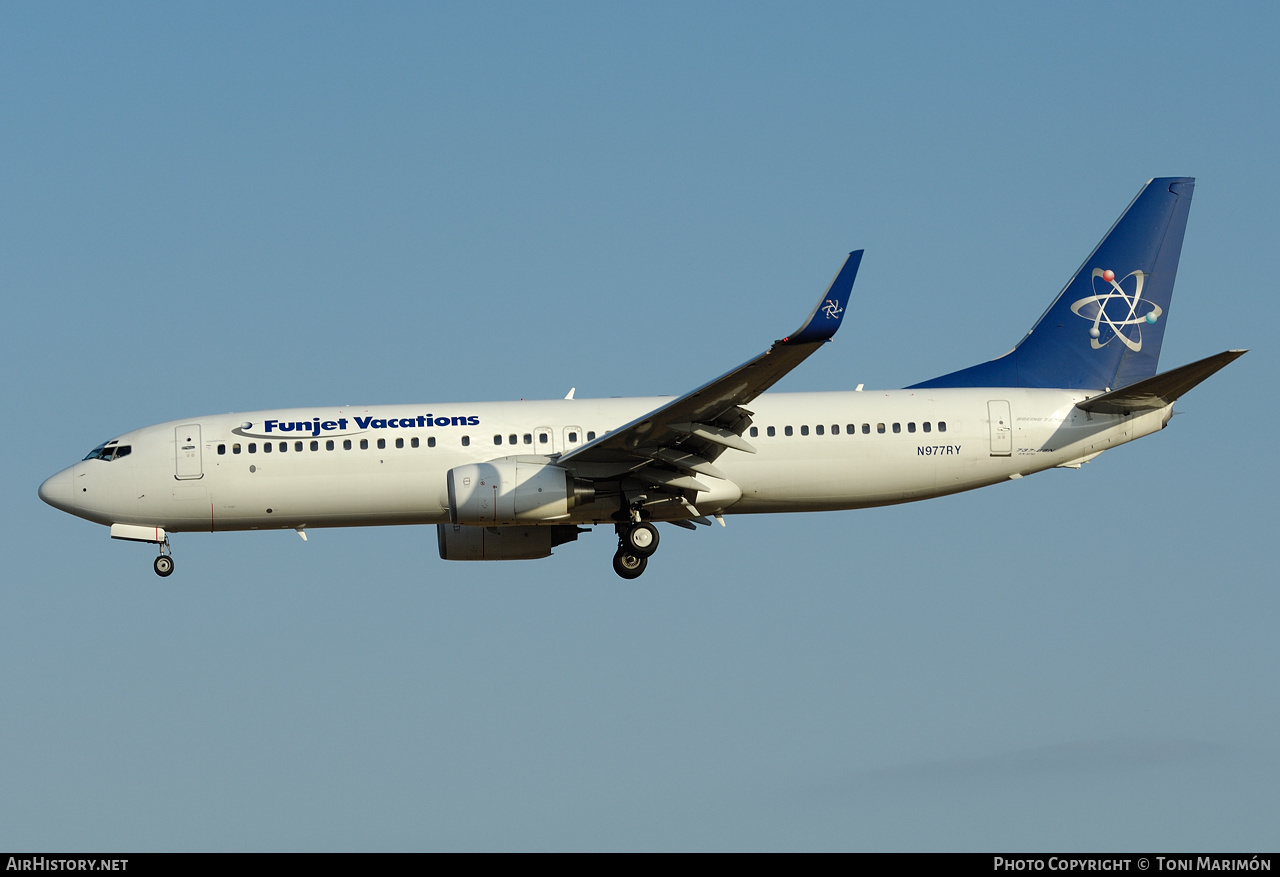 Aircraft Photo of N977RY | Boeing 737-86N | Funjet Vacations | AirHistory.net #95869