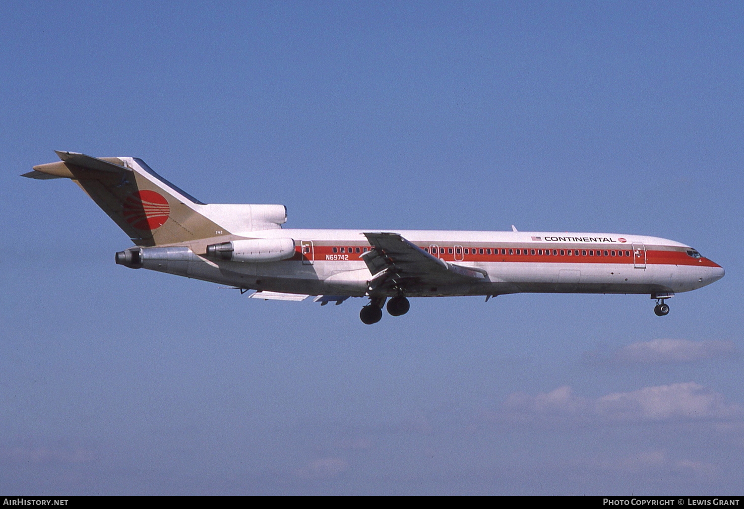 Aircraft Photo of N69742 | Boeing 727-224/Adv | Continental Airlines | AirHistory.net #96030