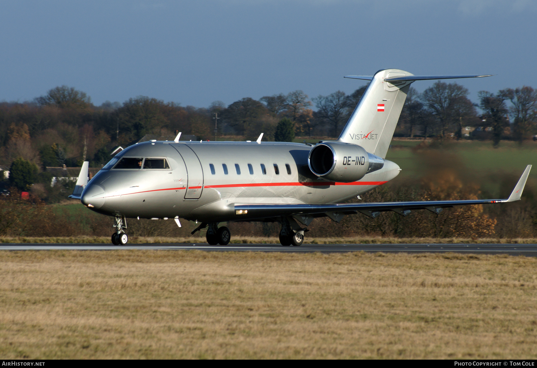 Aircraft Photo of OE-IND | Bombardier Challenger 605 (CL-600-2B16) | VistaJet | AirHistory.net #96373