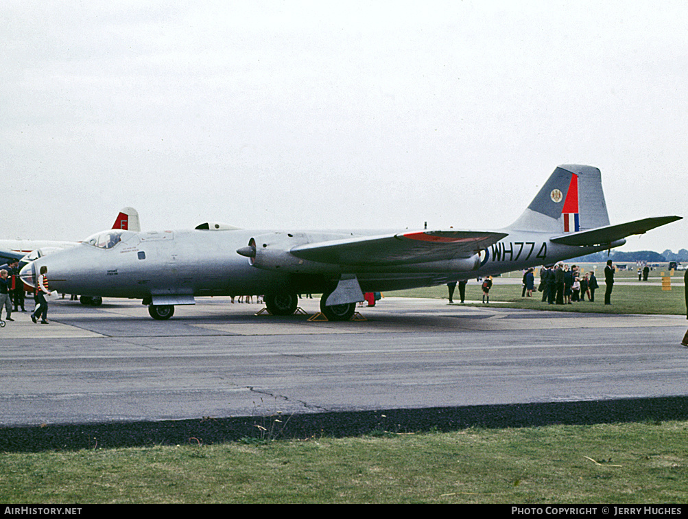 Aircraft Photo of WH774 | English Electric Canberra PR7 | UK - Air Force | AirHistory.net #96490