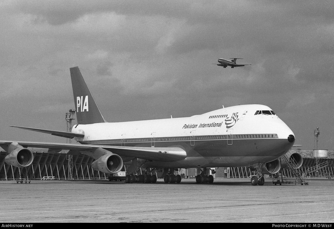 Aircraft Photo of AP-AYV | Boeing 747-282B | Pakistan International Airlines - PIA | AirHistory.net #96811