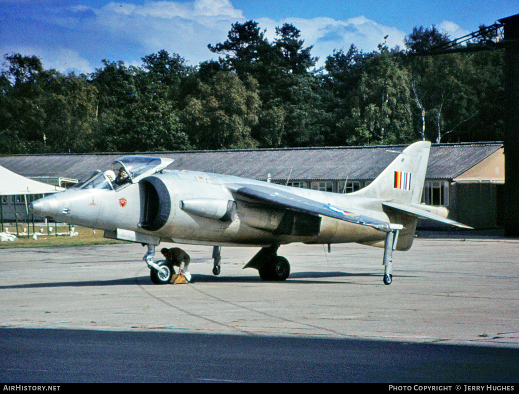 Aircraft Photo of XS688 | Hawker Siddeley Kestrel FGA1 | UK - Air Force | AirHistory.net #97013