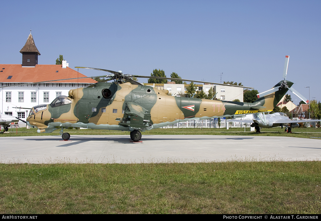 Aircraft Photo of 114 | Mil Mi-24D | Hungary - Air Force | AirHistory.net #97113