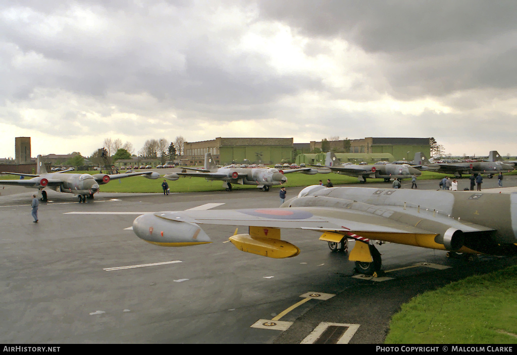 Aircraft Photo of WK118 | English Electric Canberra TT18 | UK - Air Force | AirHistory.net #97475