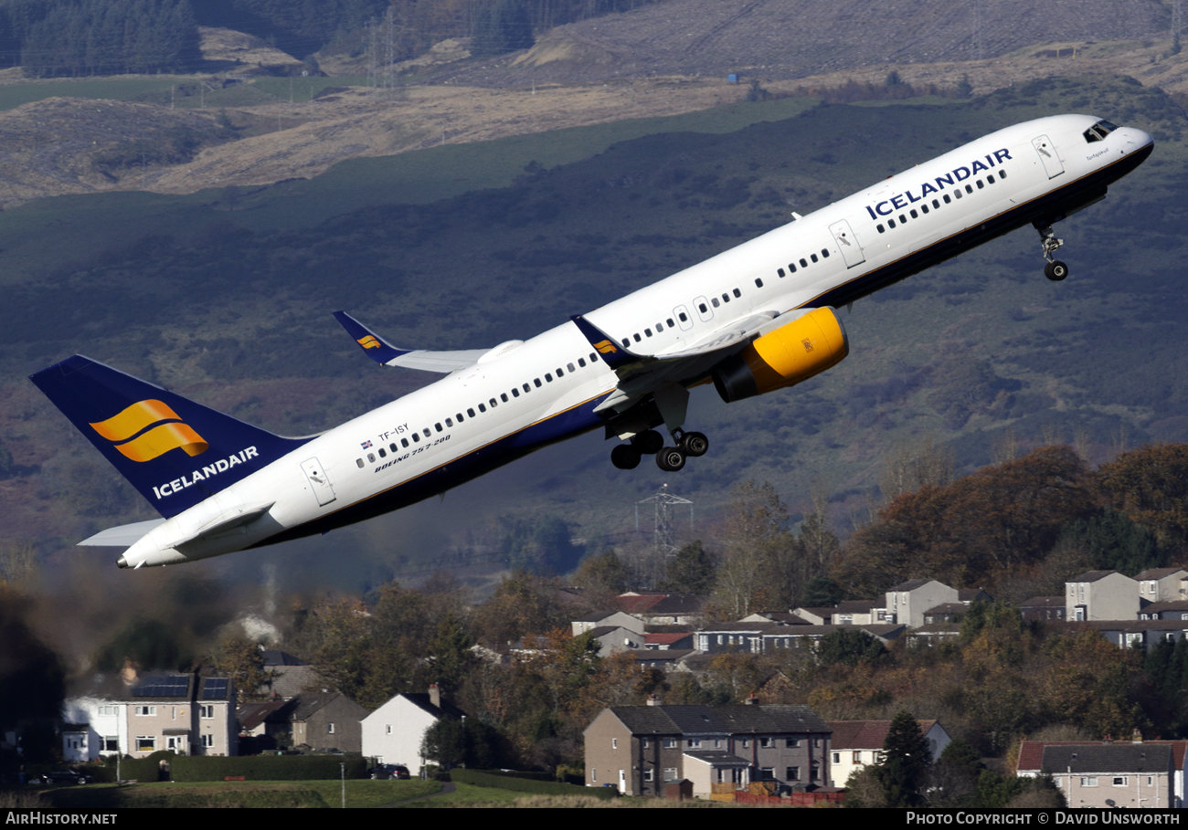 Aircraft Photo of TF-ISY | Boeing 757-223 | Icelandair | AirHistory.net #97532