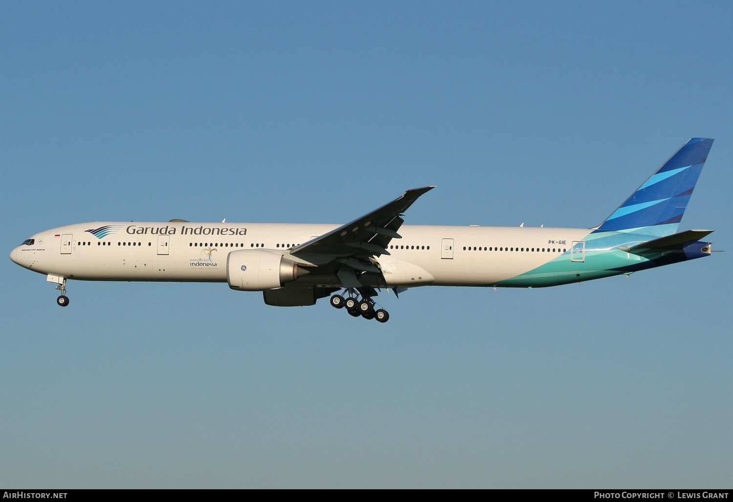 Aircraft Photo of PK-GIE | Boeing 777-3U3/ER | Garuda Indonesia | AirHistory.net #97563