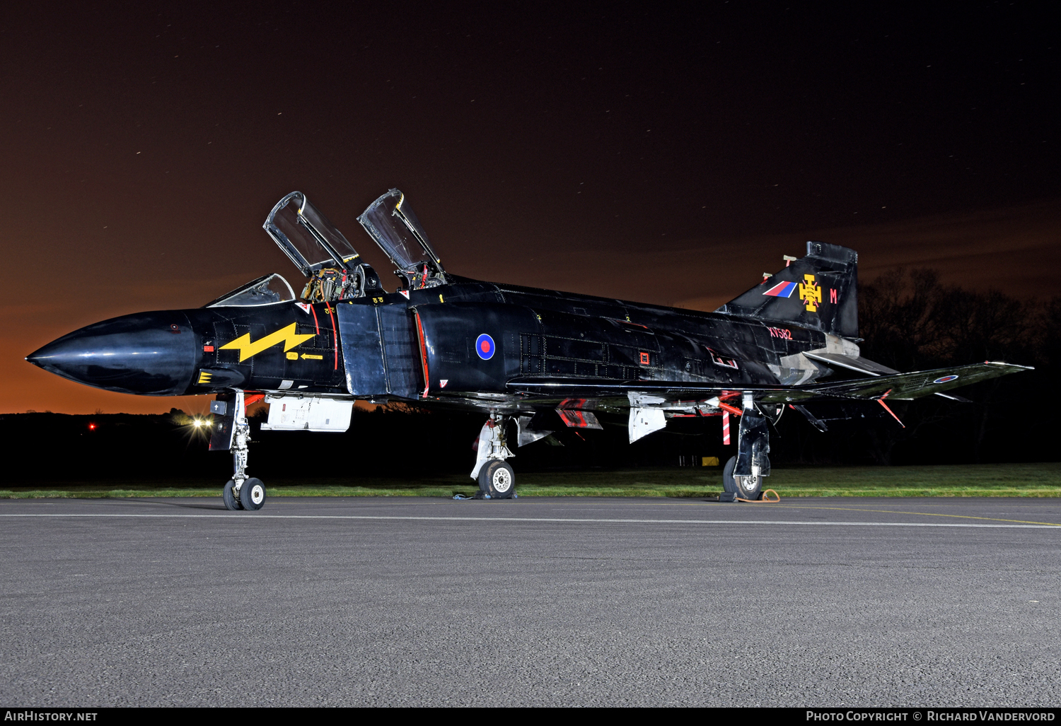 Aircraft Photo of XV582 | McDonnell Douglas F-4K Phantom FG1 | UK - Air Force | AirHistory.net #97742