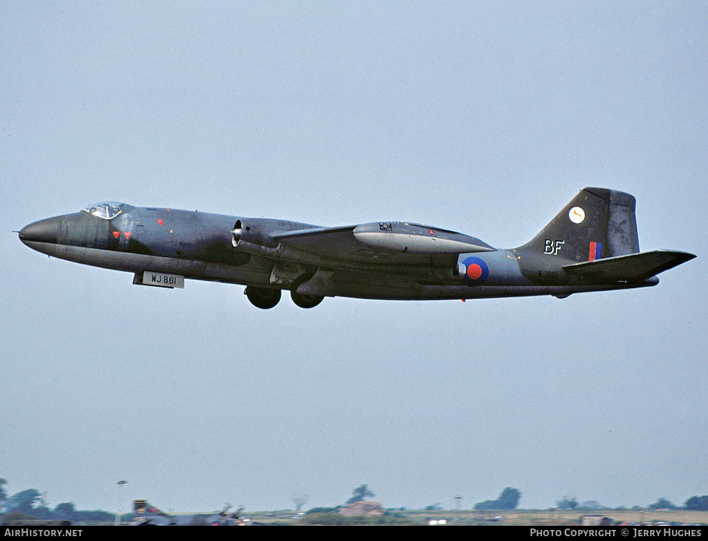Aircraft Photo of WJ861 | English Electric Canberra T4 | UK - Air Force | AirHistory.net #98088