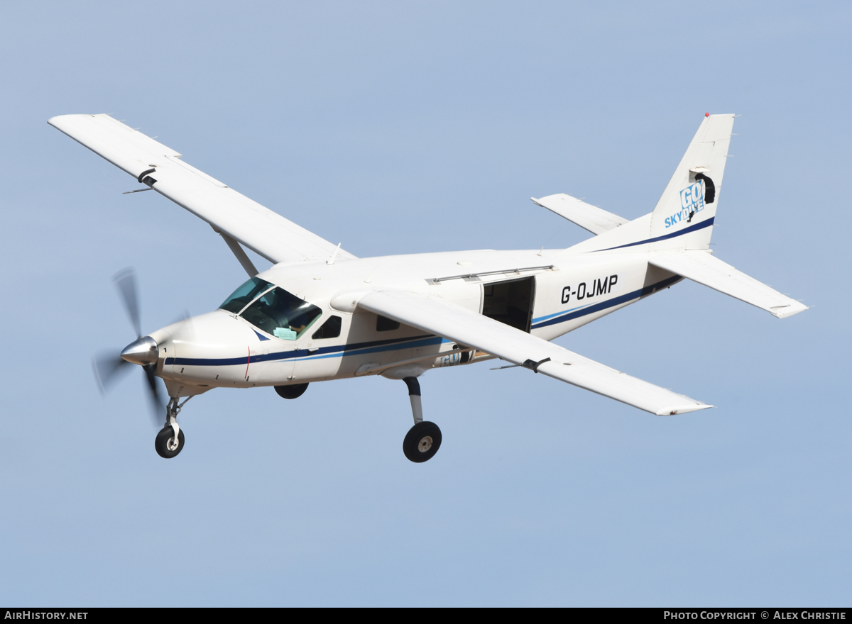 Aircraft Photo of G-OJMP | Cessna 208B Grand Caravan | Go Skydive | AirHistory.net #98161