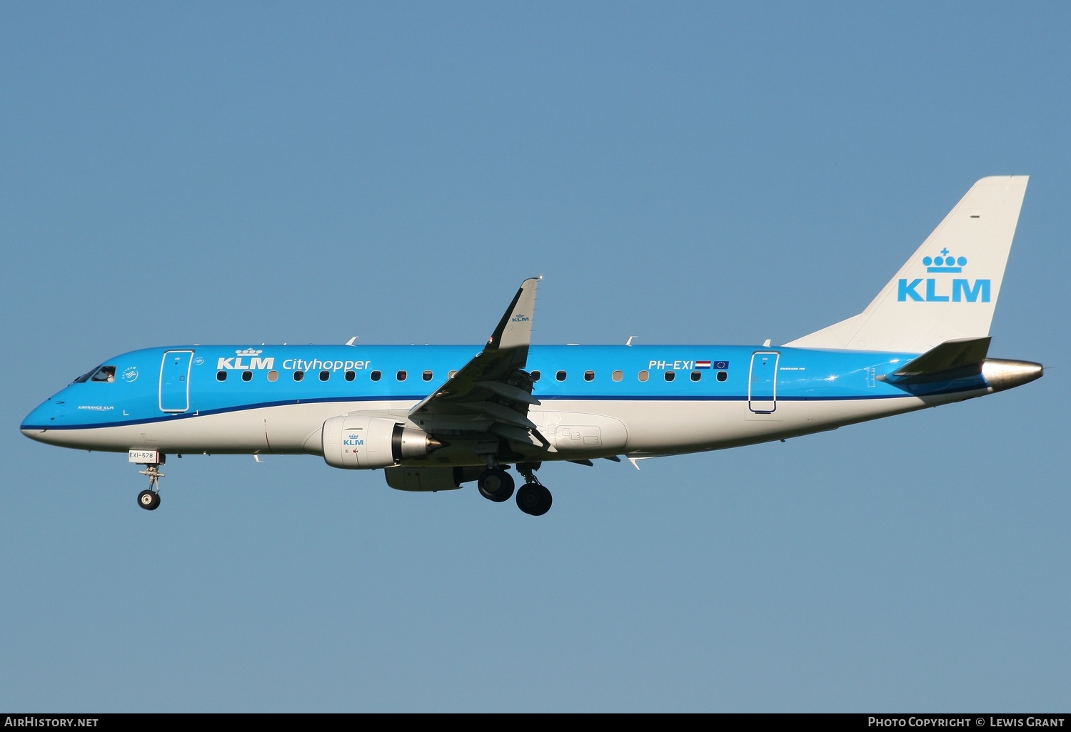 Aircraft Photo of PH-EXI | Embraer 175STD (ERJ-170-200STD) | KLM Cityhopper | AirHistory.net #98312
