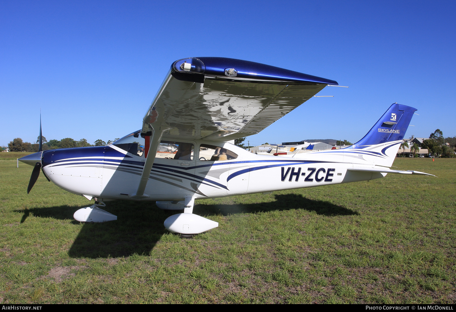 Aircraft Photo of VH-ZCE | Cessna 182T Skylane | AirHistory.net #98385