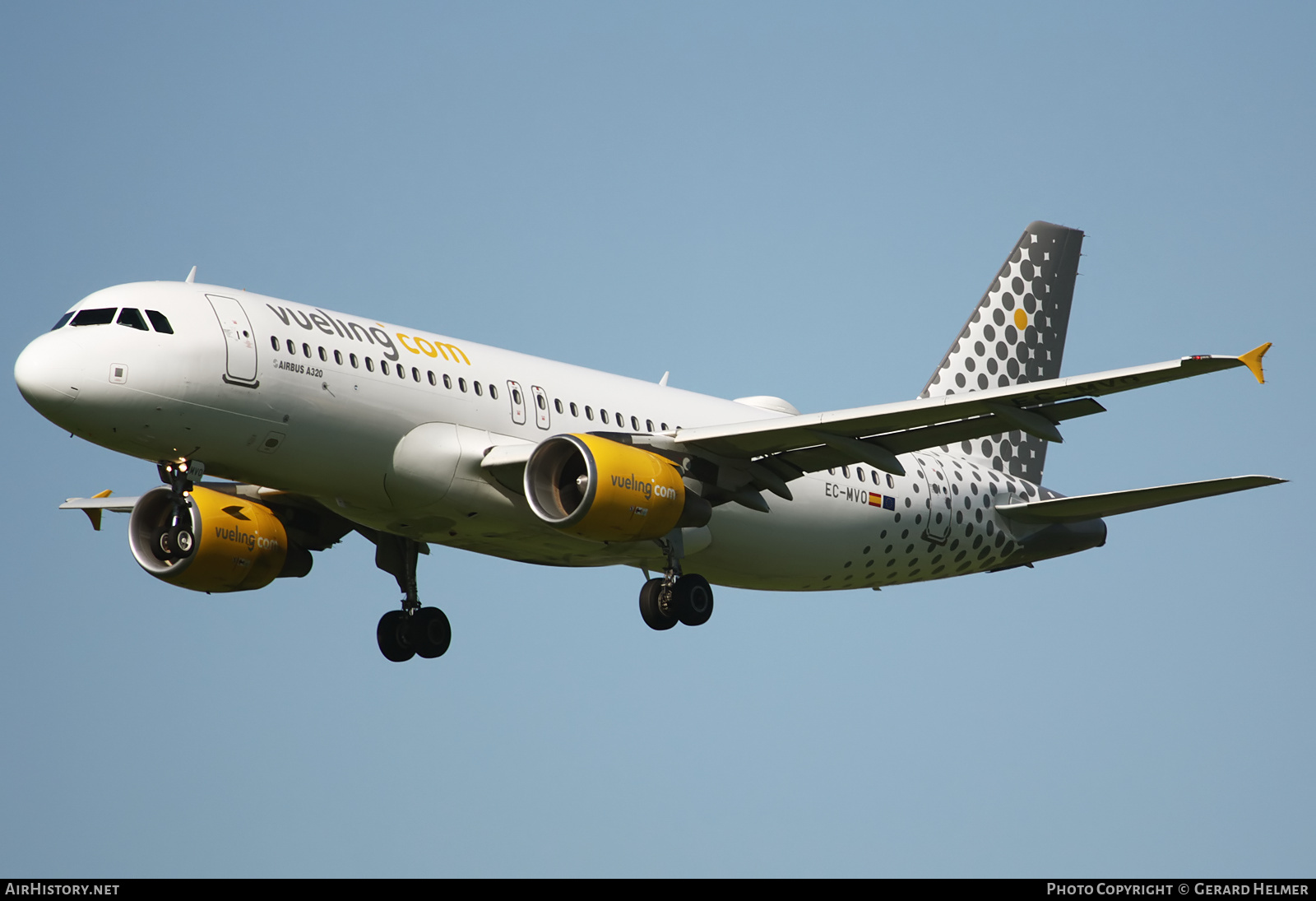 Aircraft Photo of EC-MVO | Airbus A320-214 | Vueling Airlines | AirHistory.net #98410