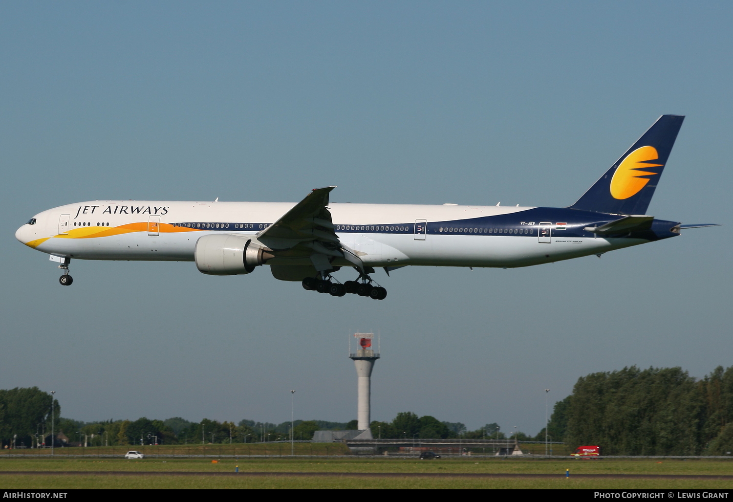 Aircraft Photo of VT-JEV | Boeing 777-35R/ER | Jet Airways | AirHistory.net #98470