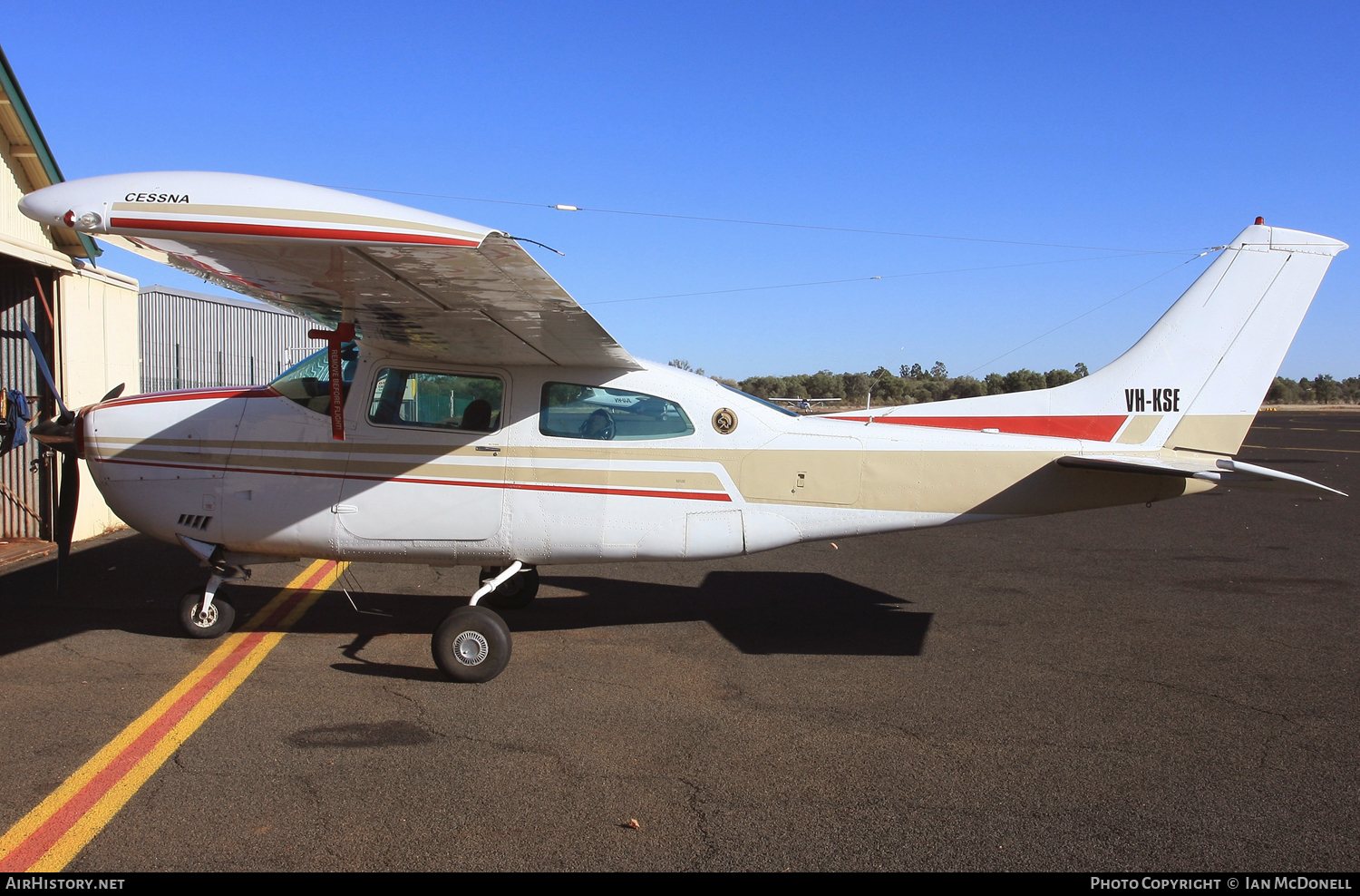 Aircraft Photo of VH-KSE | Cessna 210M Centurion II | AirHistory.net #98531