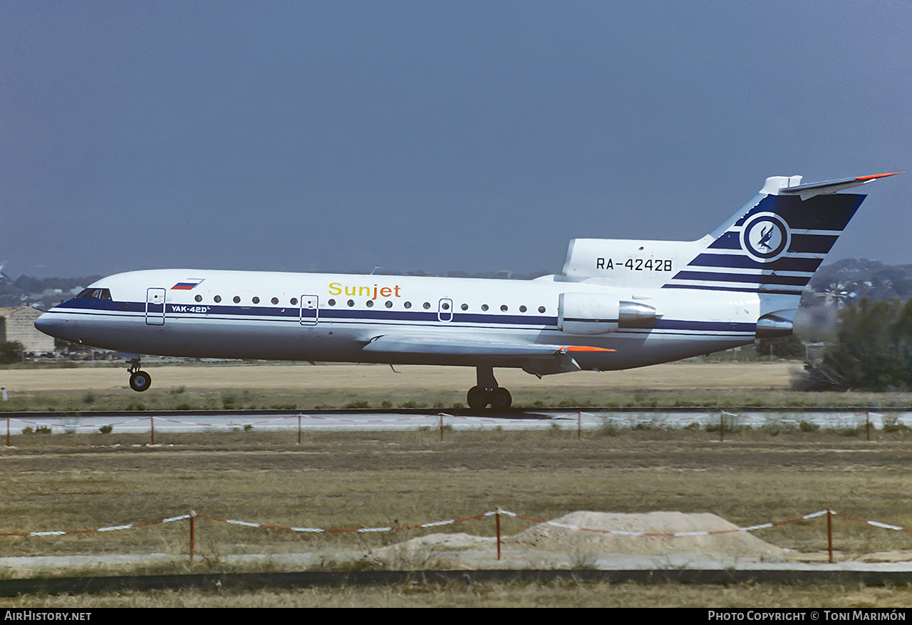 Aircraft Photo of RA-42428 | Yakovlev Yak-42D | Sunjet | AirHistory.net #98654