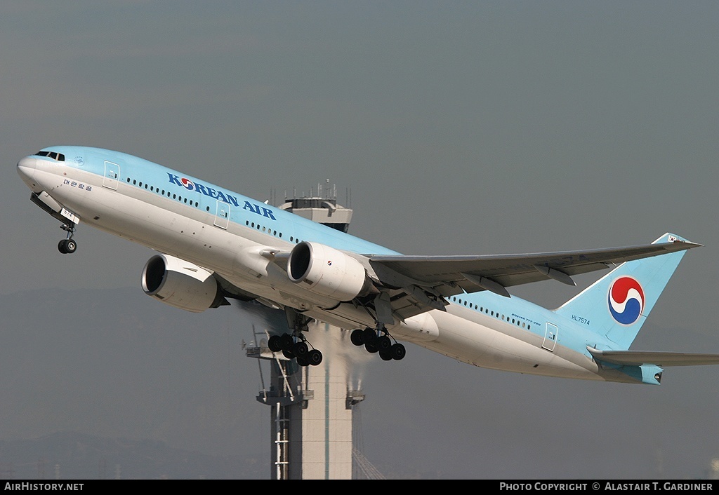 Aircraft Photo of HL7574 | Boeing 777-2B5/ER | Korean Air | AirHistory.net #98680