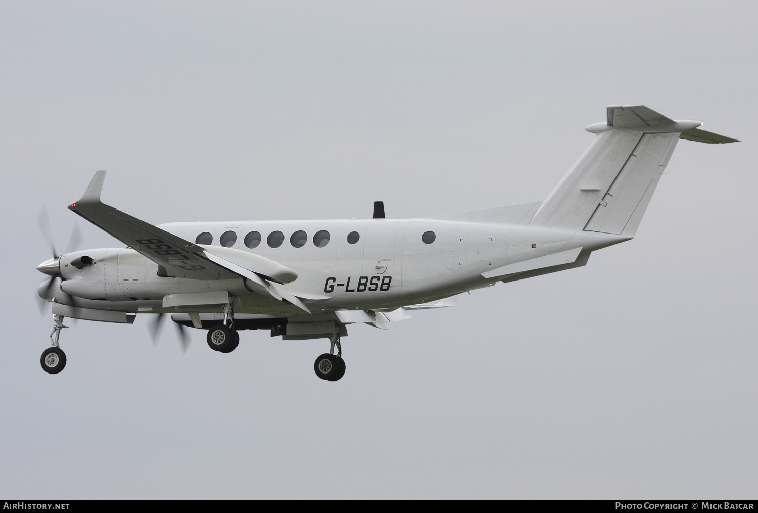 Aircraft Photo of G-LBSB | Beechcraft 350C King Air (B300C) | AirHistory.net #98950