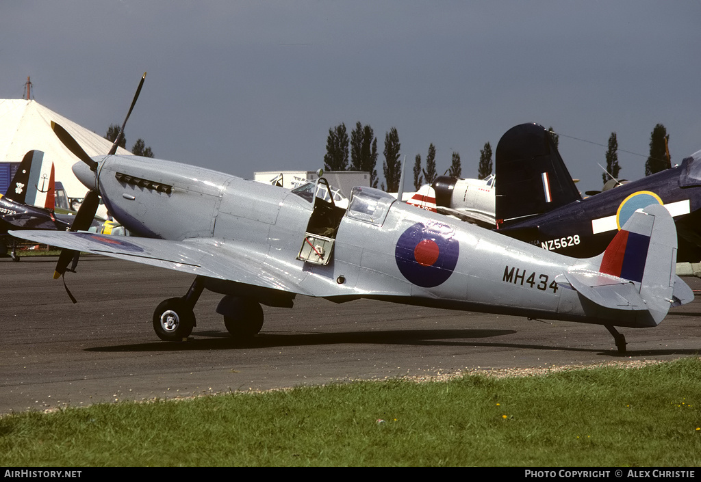 Aircraft Photo of G-ASJV / MH434 | Supermarine 361 Spitfire LF9B | UK - Air Force | AirHistory.net #99098