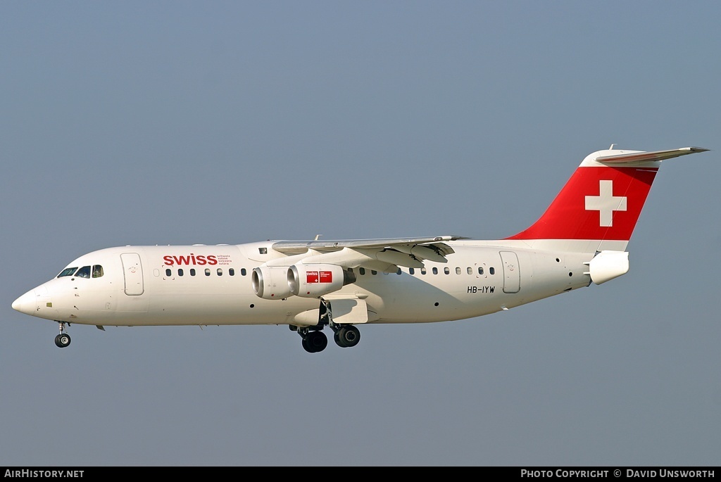 Aircraft Photo of HB-IYW | British Aerospace Avro 146-RJ100 | Swiss International Air Lines | AirHistory.net #99186