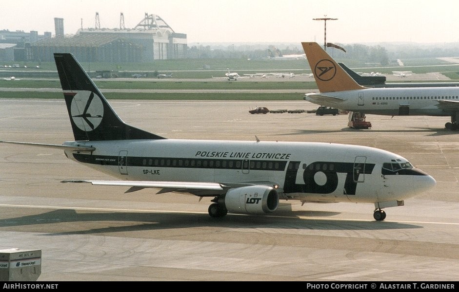 Aircraft Photo of SP-LKE | Boeing 737-55D | LOT Polish Airlines - Polskie Linie Lotnicze | AirHistory.net #99196