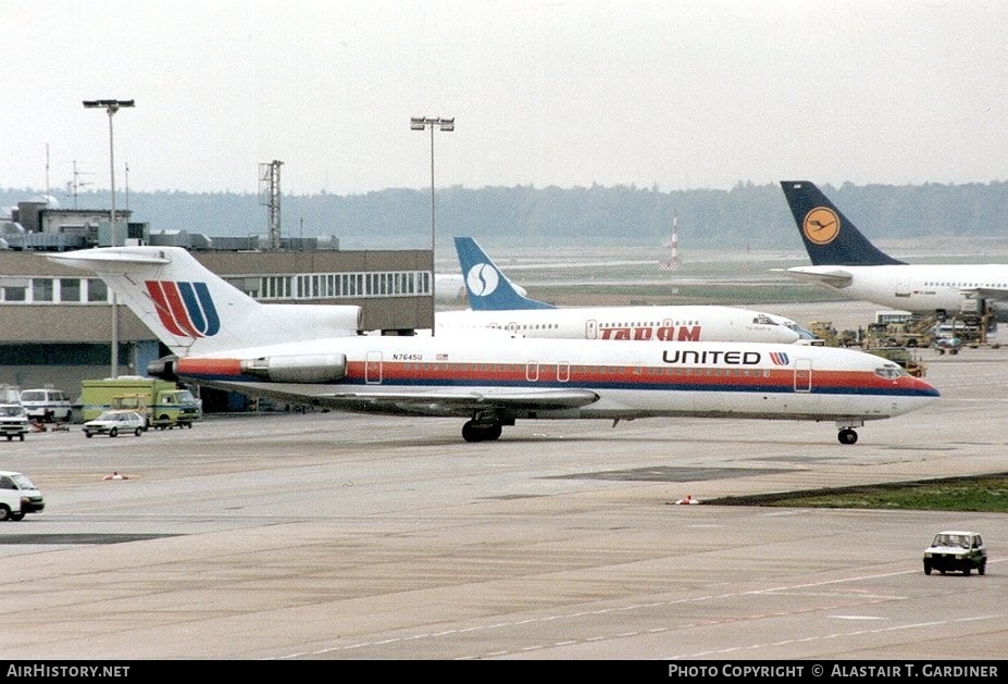 Aircraft Photo of N7645U | Boeing 727-222 | United Airlines | AirHistory.net #99688