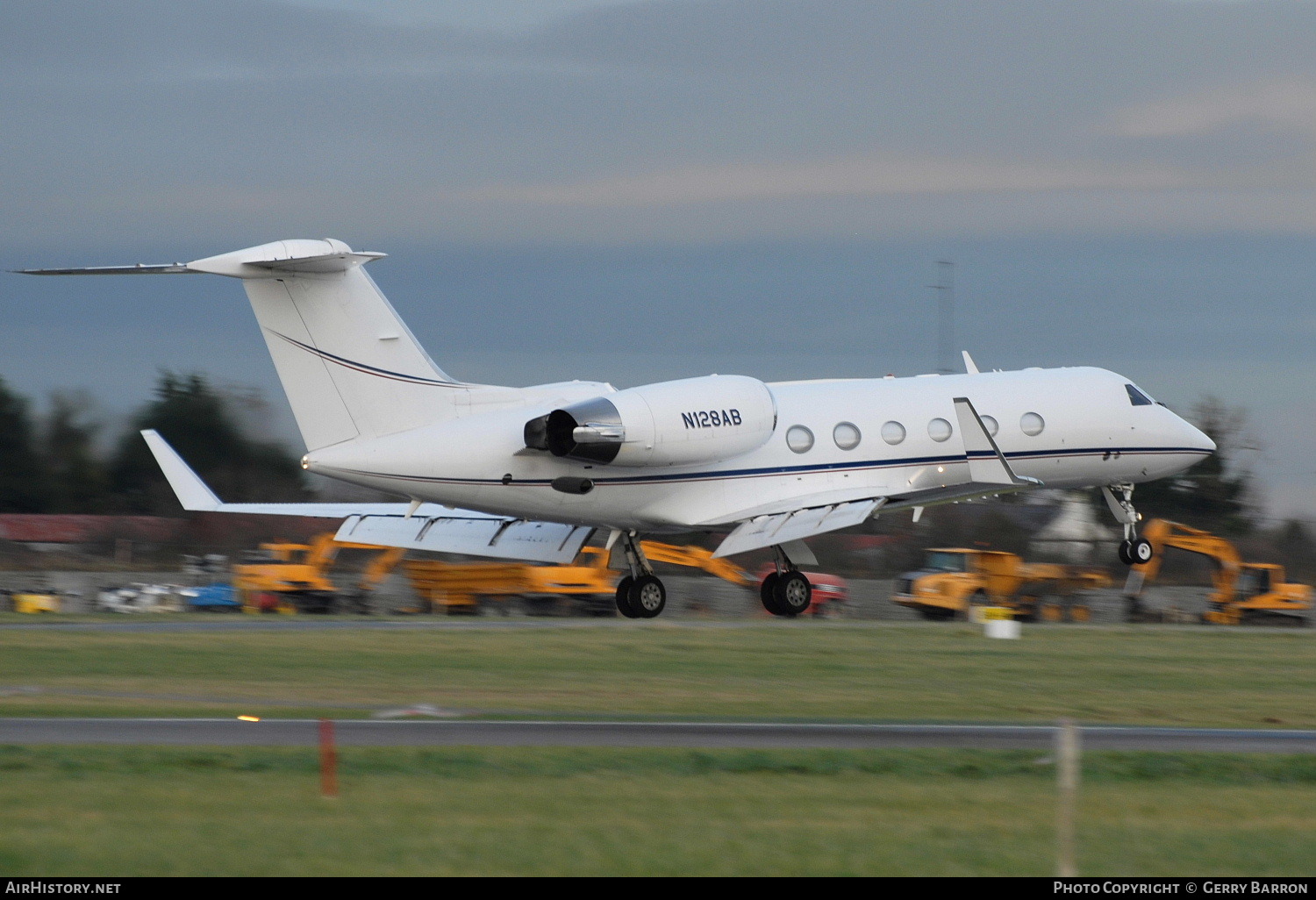 Aircraft Photo of N128AB | Gulfstream Aerospace G-IV Gulfstream G400 | AirHistory.net #99888