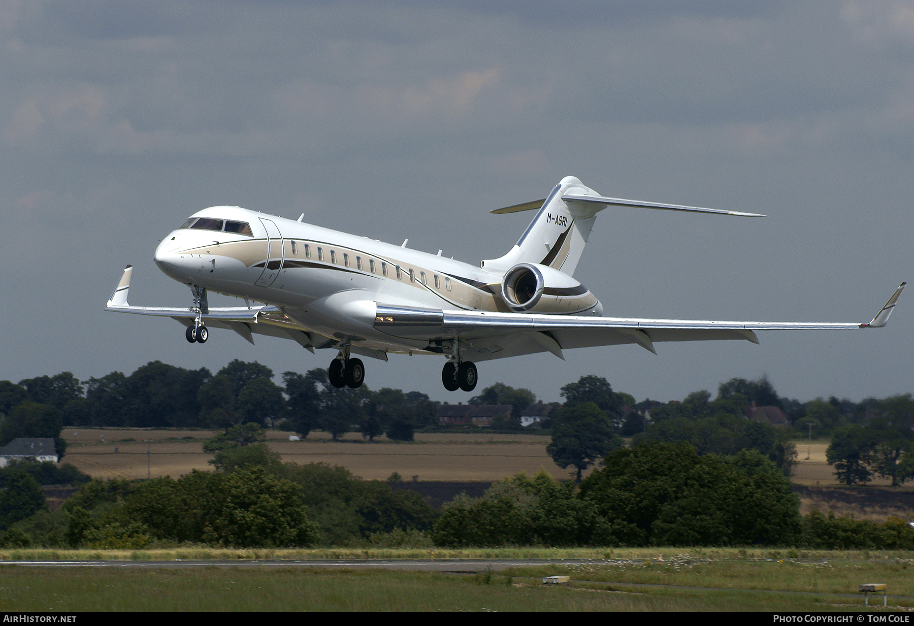 Aircraft Photo of M-ASRI | Bombardier Global Express (BD-700-1A10) | AirHistory.net #99952