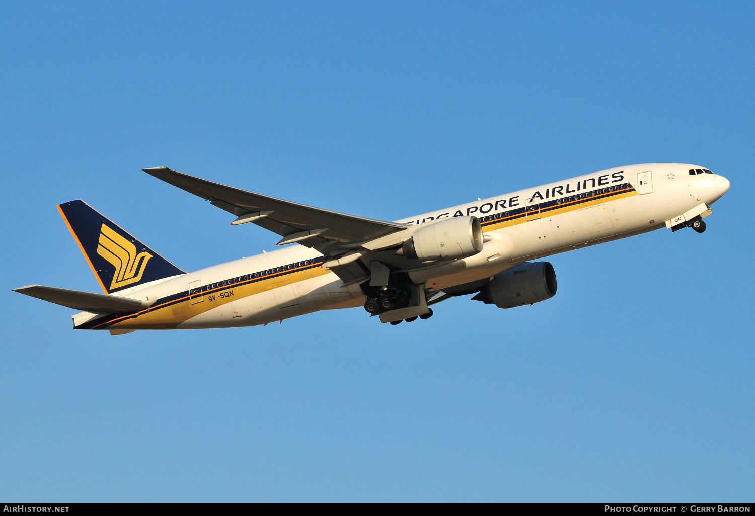 Aircraft Photo of 9V-SQN | Boeing 777-212/ER | Singapore Airlines | AirHistory.net #100238