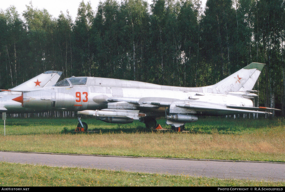 Aircraft Photo of 93 red | Sukhoi Su-17M3 | Soviet Union - Air Force | AirHistory.net #100488