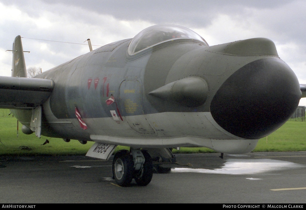 Aircraft Photo of WH664 | English Electric Canberra T17 | UK - Air Force | AirHistory.net #100519