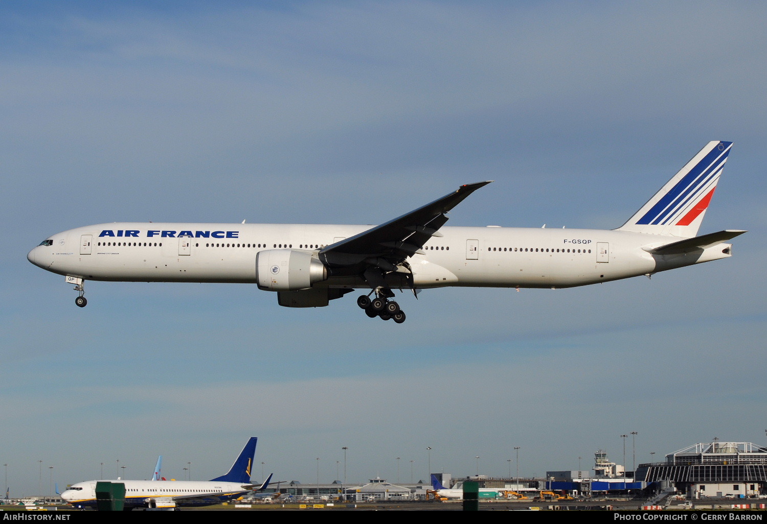 Aircraft Photo of F-GSQP | Boeing 777-328/ER | Air France | AirHistory.net #100602