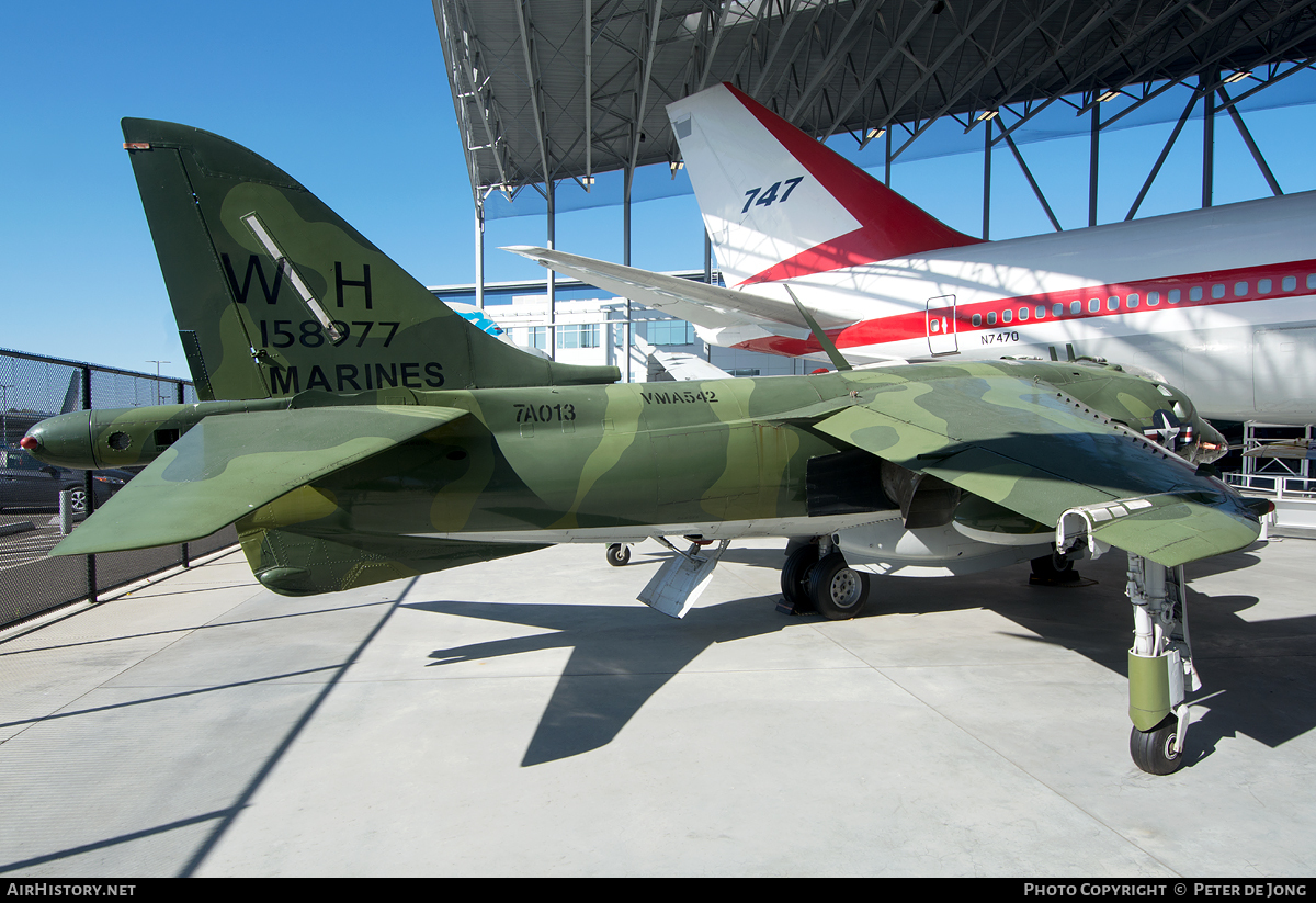 Aircraft Photo of 158977 | Hawker Siddeley AV-8C Harrier | USA - Marines | AirHistory.net #100893