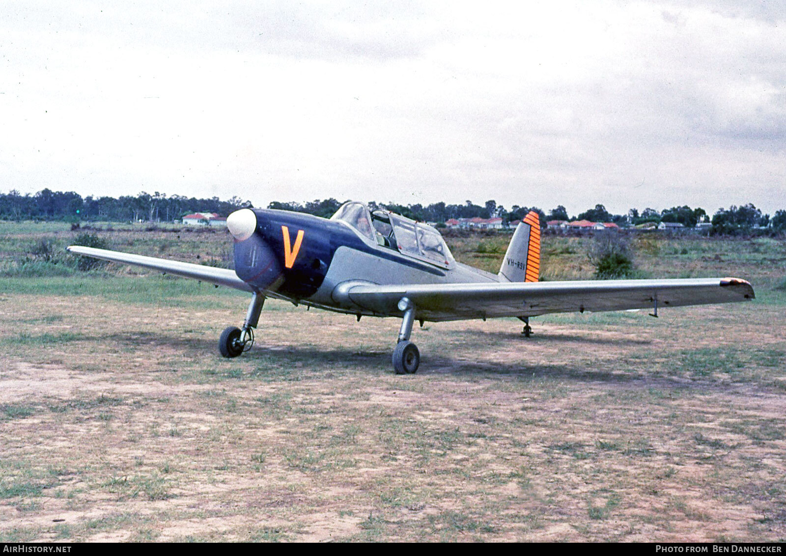 Aircraft Photo of VH-RSV | De Havilland DHC-1 Chipmunk T10 | Royal Aero Club of NSW | AirHistory.net #100916