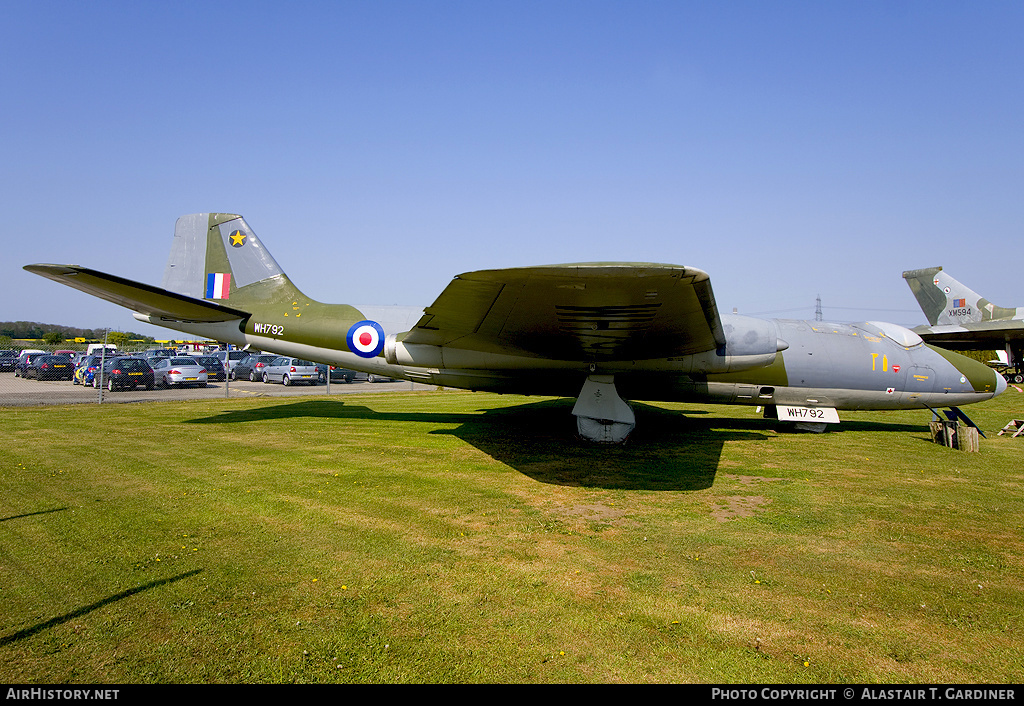 Aircraft Photo of WH792 | English Electric Canberra PR7 | UK - Air Force | AirHistory.net #101147