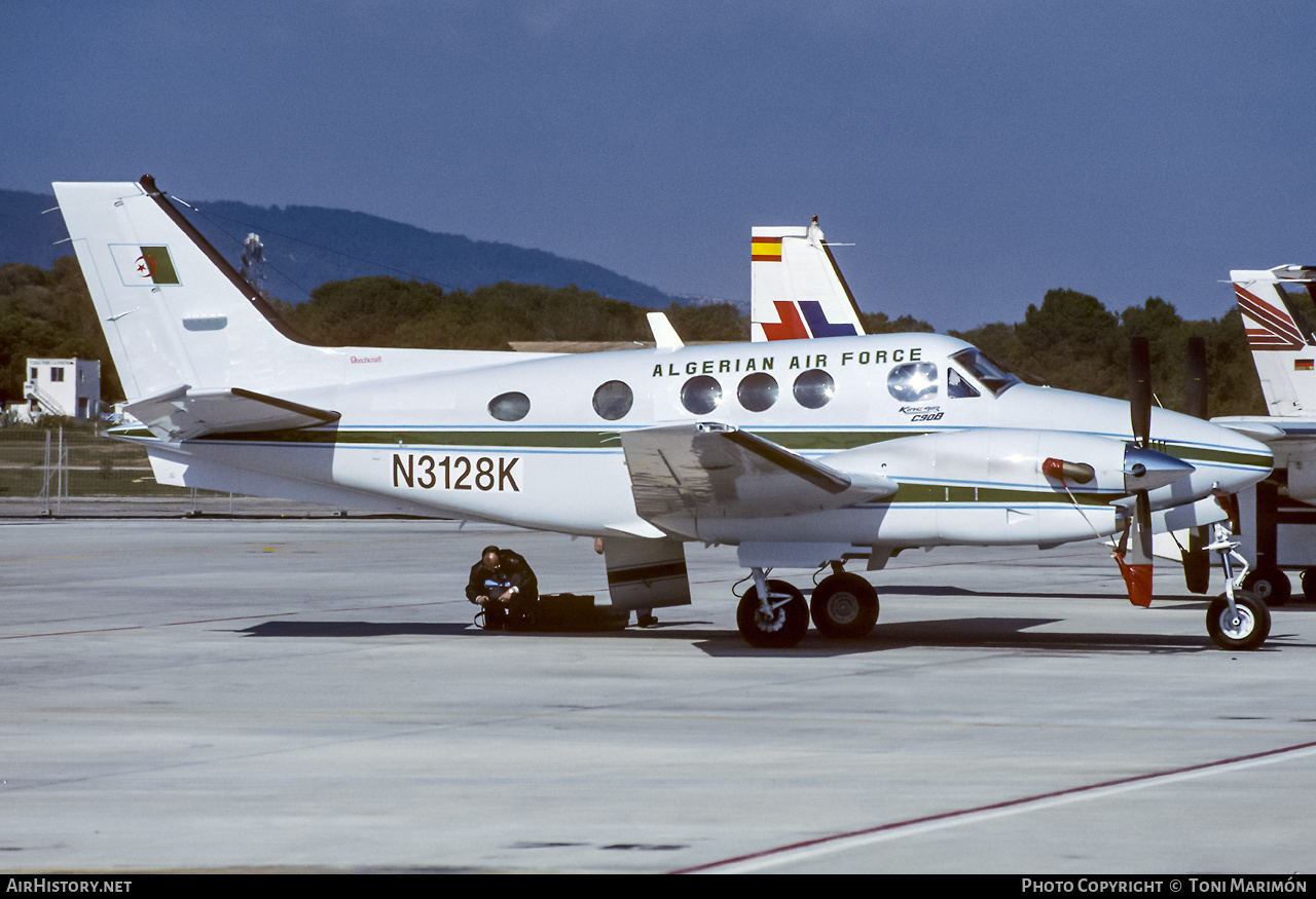 Aircraft Photo of N3128K | Beech C90B King Air | Algeria - Air Force | AirHistory.net #101394