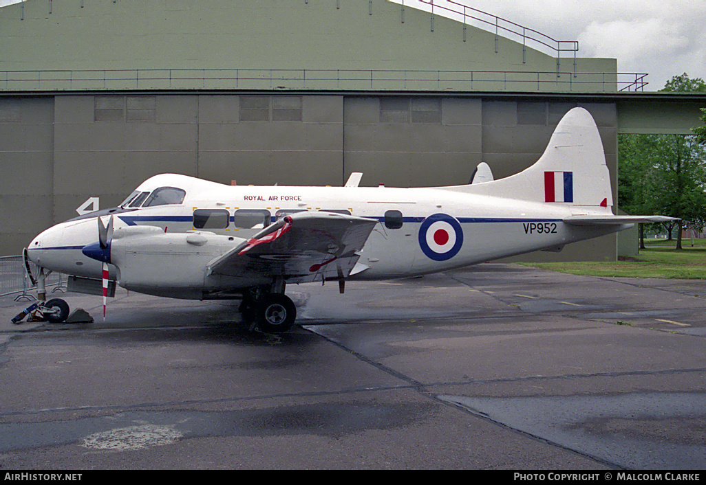 Aircraft Photo of VP952 | De Havilland D.H. 104 Devon C2/2 | UK - Air Force | AirHistory.net #101451
