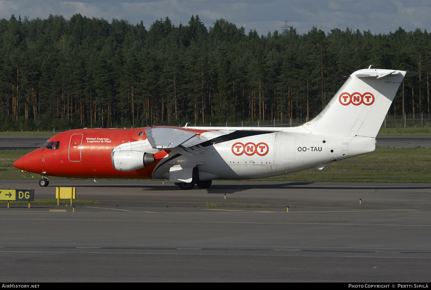 Aircraft Photo of OO-TAU | British Aerospace BAe-146-200QT Quiet Trader | TNT Airways | AirHistory.net #101655