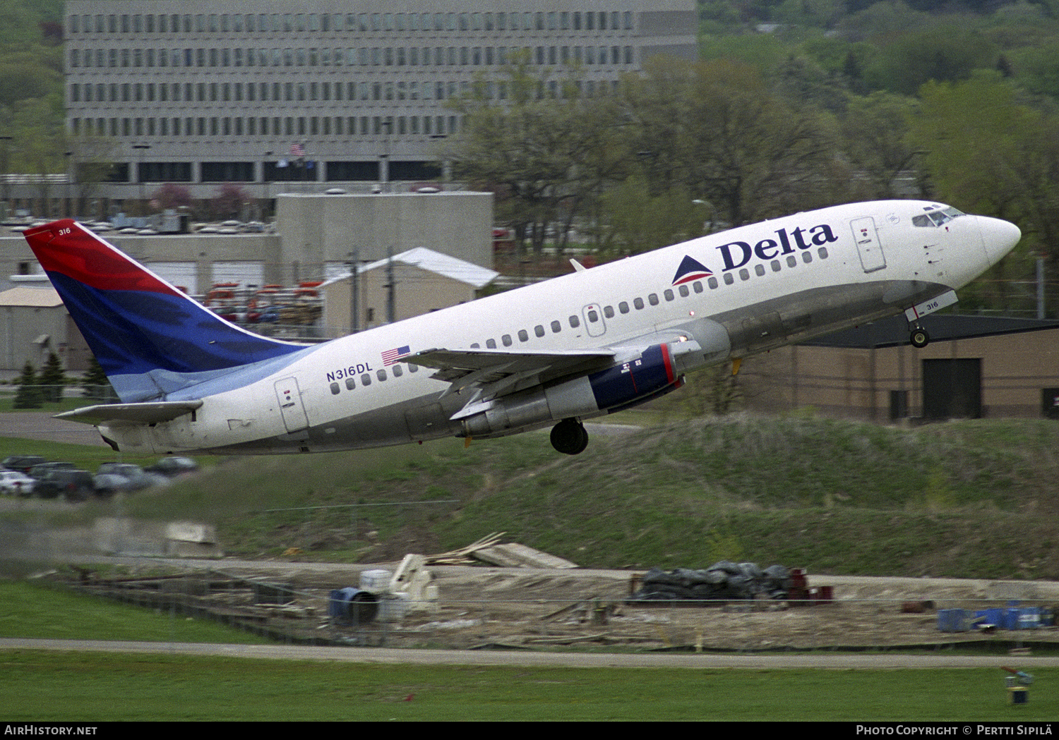 Aircraft Photo of N316DL | Boeing 737-232/Adv | Delta Air Lines | AirHistory.net #101710