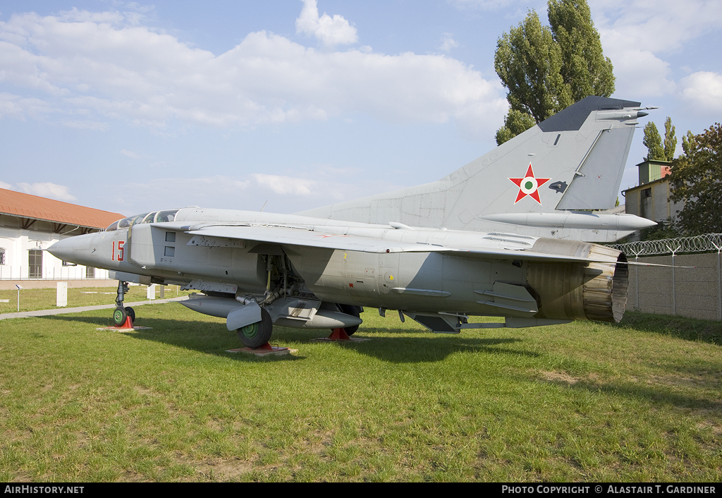 Aircraft Photo of 15 red | Mikoyan-Gurevich MiG-23UB | Hungary - Air Force | AirHistory.net #101778