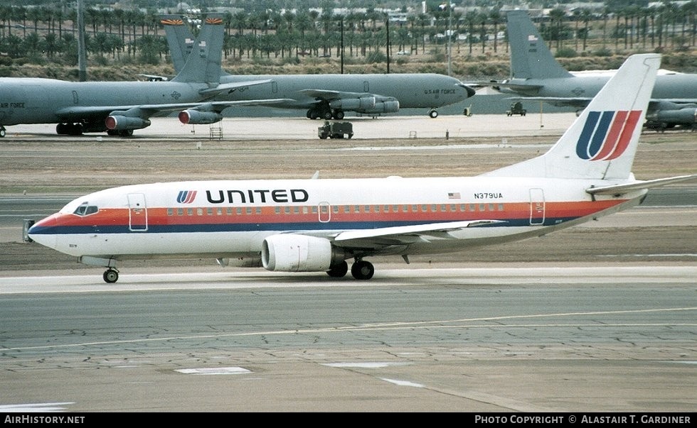 Aircraft Photo of N379UA | Boeing 737-322 | United Airlines | AirHistory.net #101860