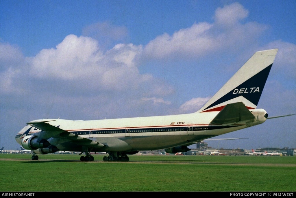 Aircraft Photo of N9897 | Boeing 747-132 | Delta Air Lines | AirHistory.net #101970