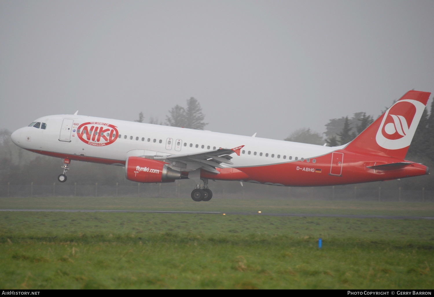 Aircraft Photo of D-ABHG | Airbus A320-214 | Niki | AirHistory.net #102041