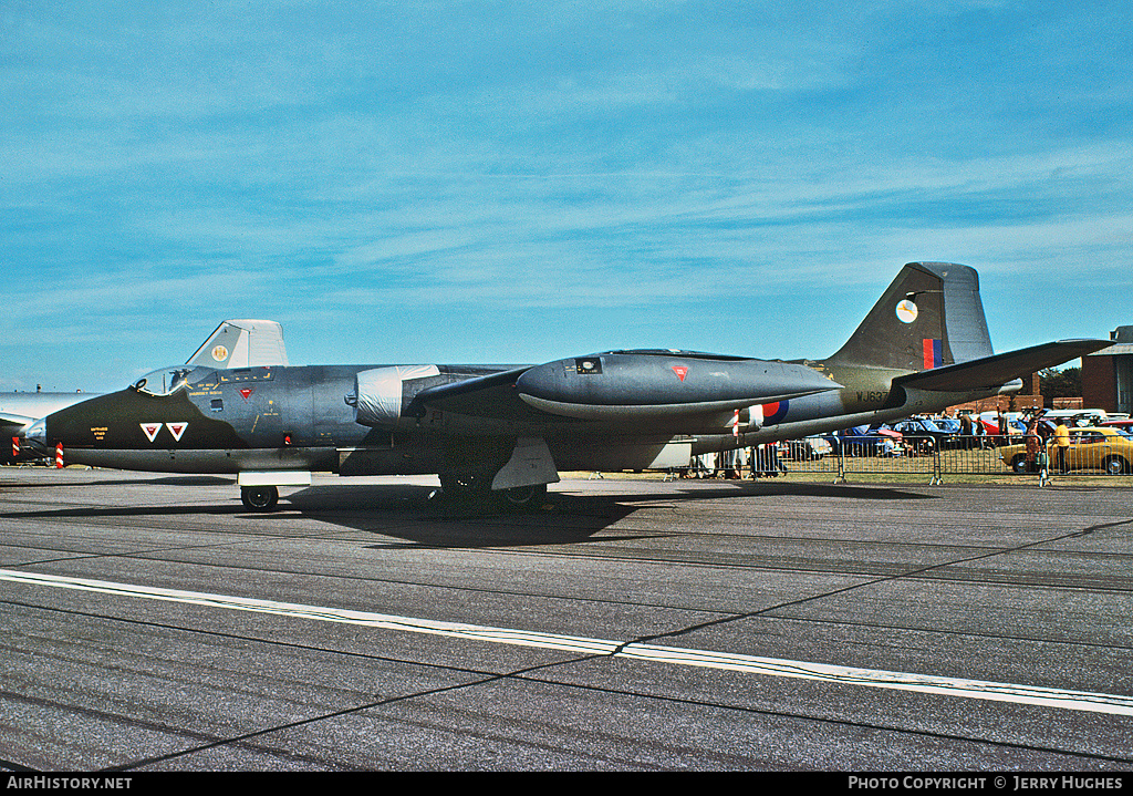 Aircraft Photo of WJ637 | English Electric Canberra B2 | UK - Air Force | AirHistory.net #102278