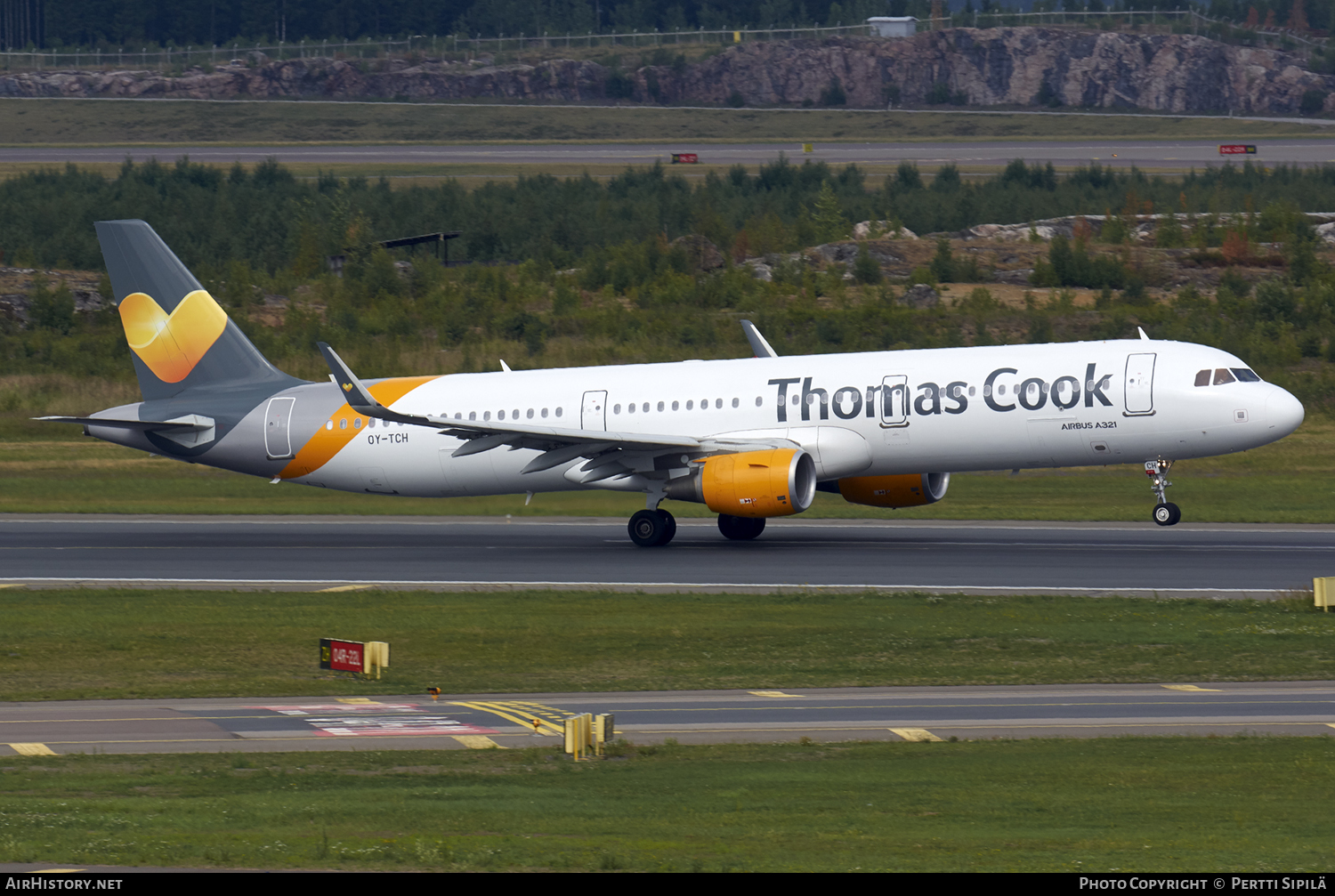 Aircraft Photo of OY-TCH | Airbus A321-211 | Thomas Cook Airlines | AirHistory.net #102279