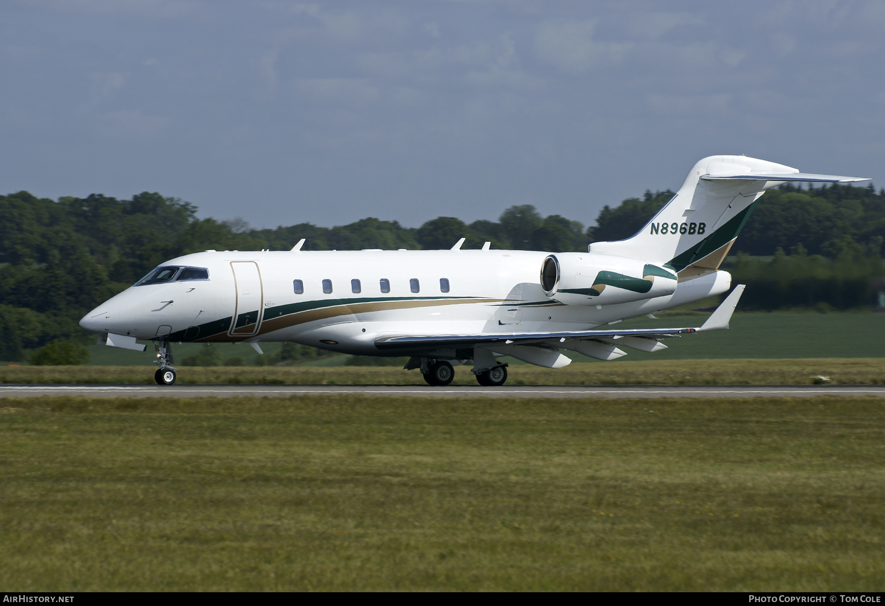 Aircraft Photo of N896BB | Bombardier Challenger 300 (BD-100-1A10) | AirHistory.net #102322