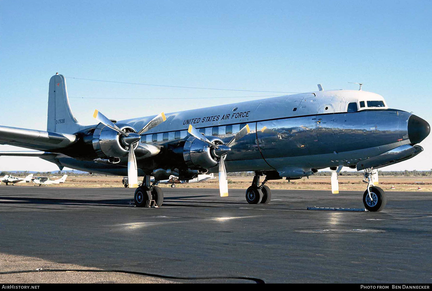 Aircraft Photo of 51-17638 / 0-17638 | Douglas VC-118A Liftmaster (DC-6A) | USA - Air Force | AirHistory.net #102345